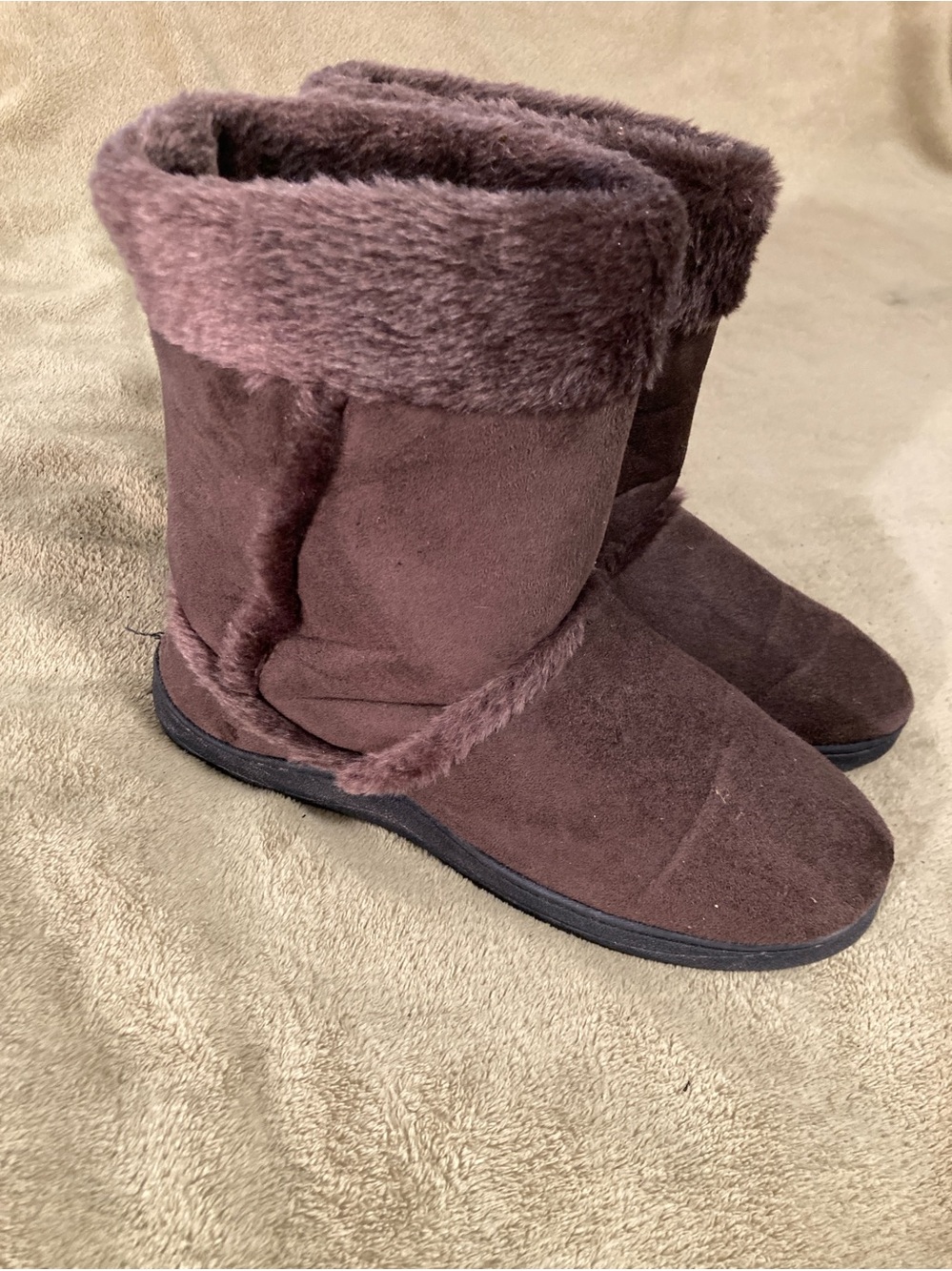 EUC Unbranded Faux Fur Hard Sole Boot Slippers Size 9M